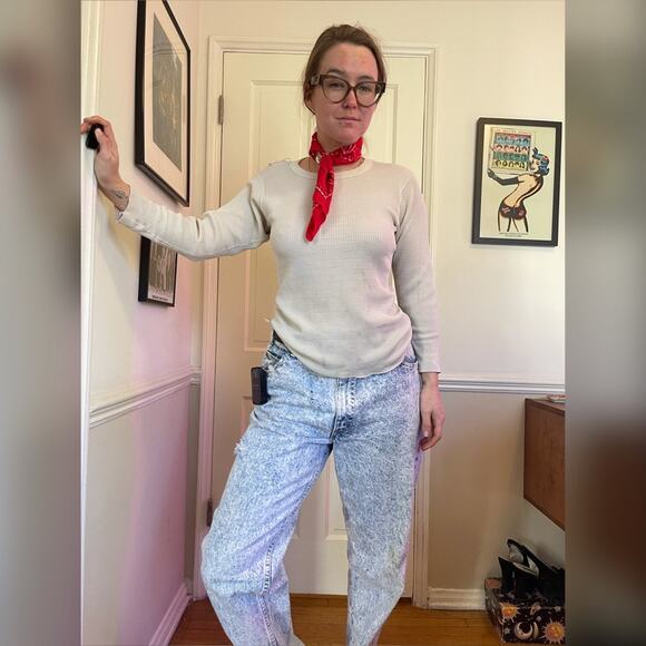 Vintage Distressed Waffle Knit - Picture 5 of 9